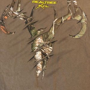 XL Real-tree 100% cotton retro camo antler skull shirt. Brown good condition.